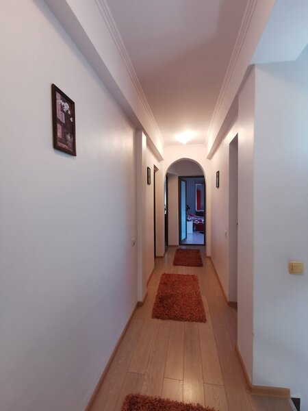Vila cu 700 mp teren, garaj, beci si foisor, la 20 km de Bucuresti